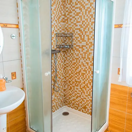 Apartment Kolodeje-zluty Dum *